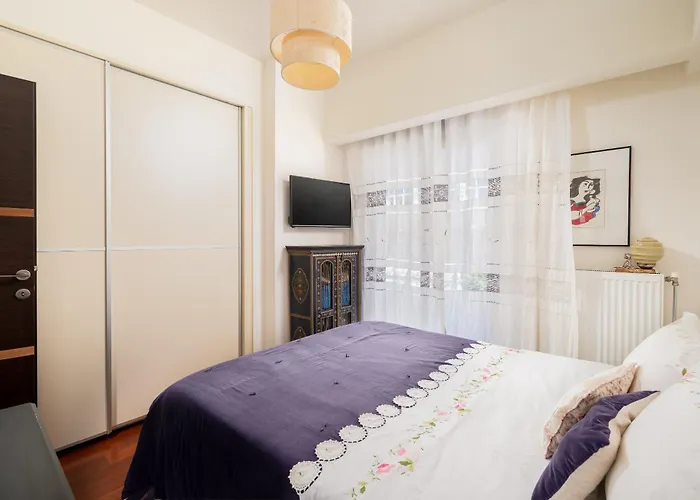 Luxury City One-Bedroom Apartment