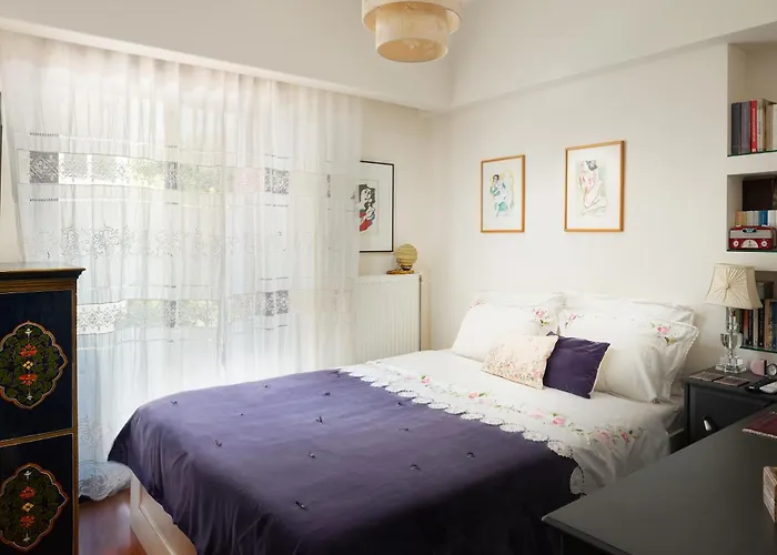 Luxury City One-Bedroom Apartment
